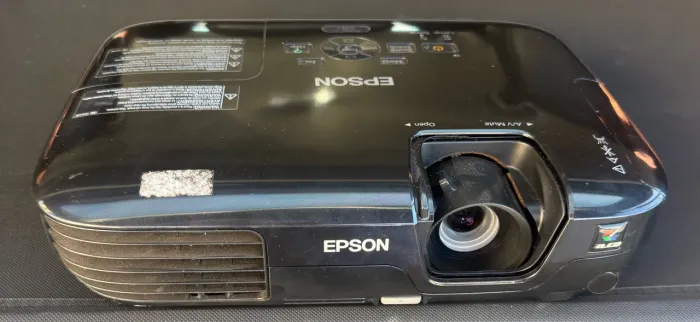 Data show Epson S+8 
