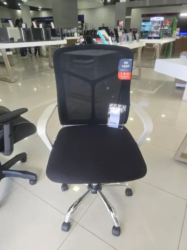 Cadeira de escritório ELG Leap Plus 0CH06 PRETA