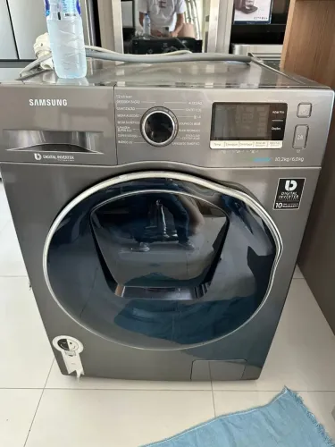 Máquina lava e seca 