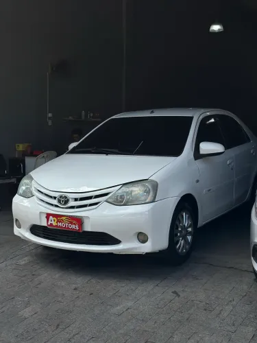 Toyota Etios XLS Sedan 1.5 Flex 16V 4P Mec. 2014