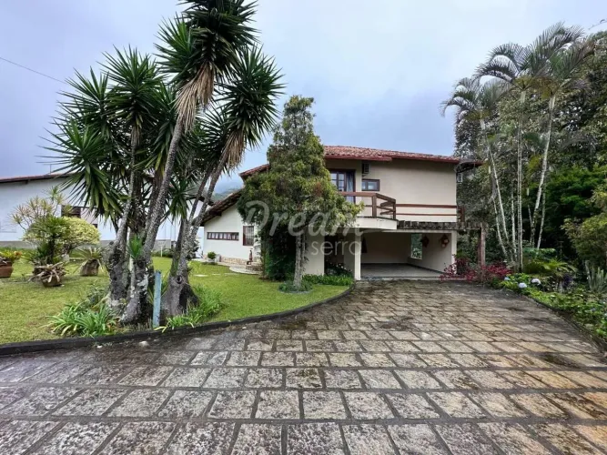 Casa com 4 suítes à venda ou para locação em condomínio de alto padrão em Quebra Frascos