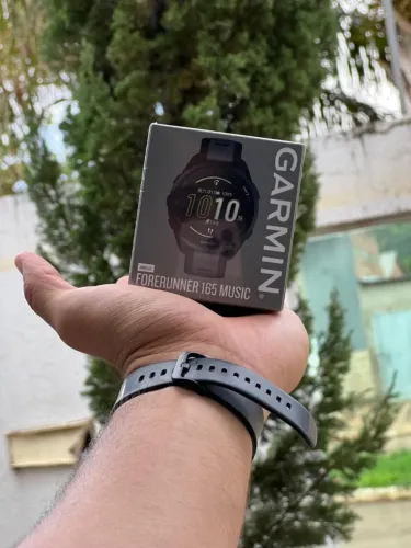 Garmin Forerunner 165 Music - NOVO E LACRADO! - TELA AMOLED - GPS