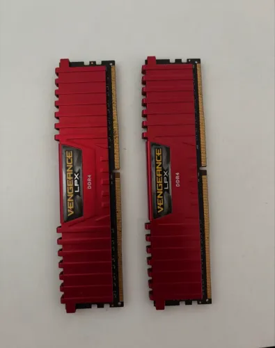 2 Memória RAM 8GB DDR4 Corsair