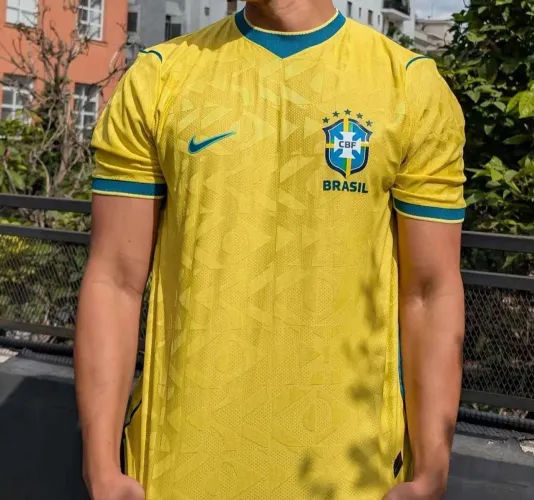 Camisa seleção amarela jogador +brinde camisa seleção azul?