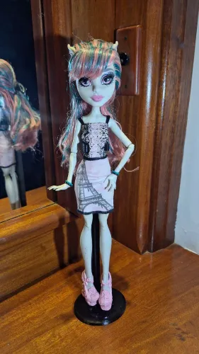 Boneca Monster High G1 Original Rochelle Scaris