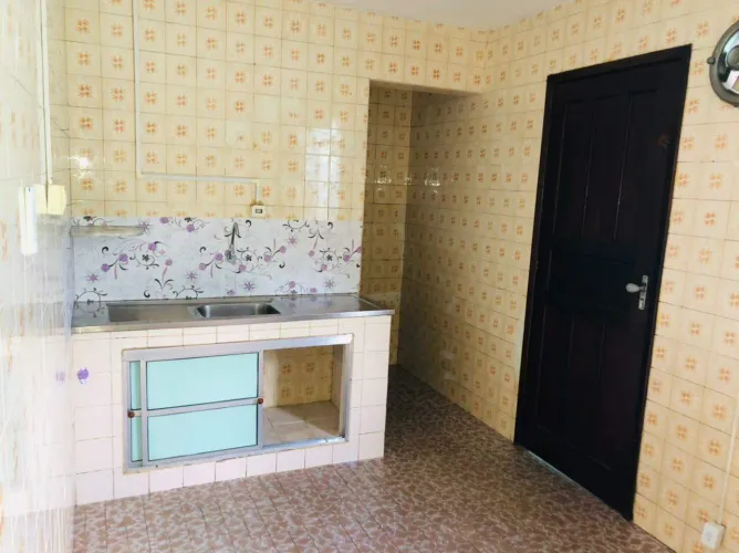 Casa com 2 dormitórios para alugar, 189 m² por R$ 1.350,00/mês - Centro - Guararema/SP