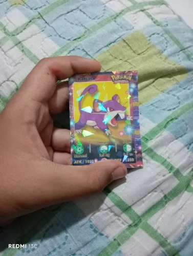 Vendo figurinha rattata de pokémon