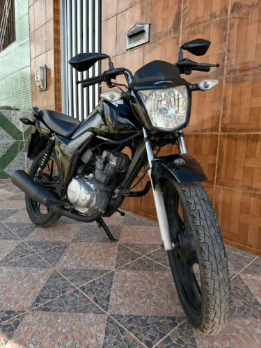 Fan 125 com Partida e Película