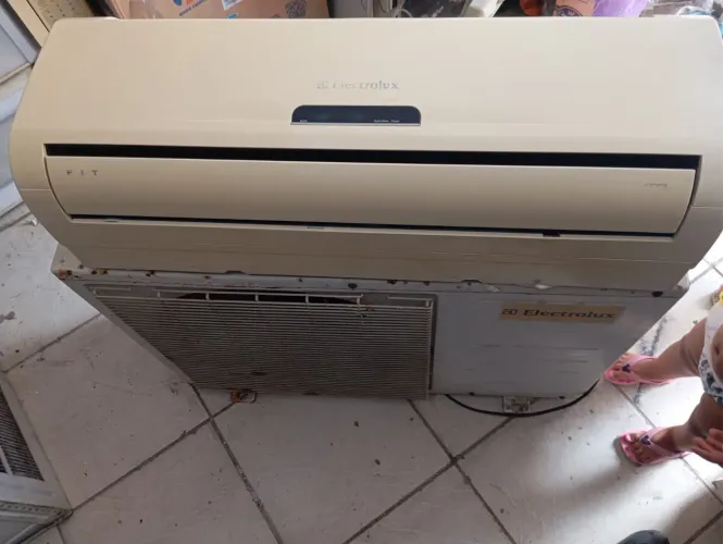 AR CONDICIONADO ELECTROLUX