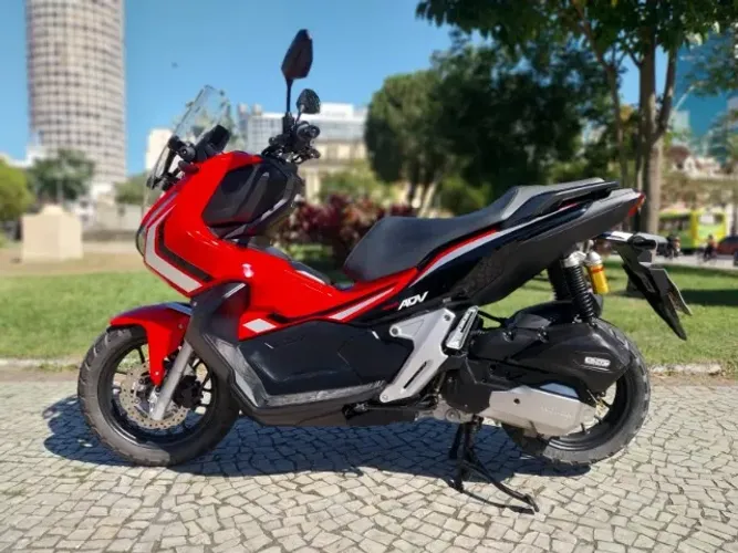 Honda ADV 150 ABS - Só 14.800km (Muito Nova) Financio em até 48x. Cartão de crédito em 21x