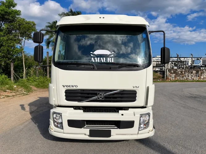 Caminhão volvo 280