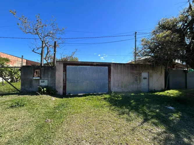 Casa de 3 dormitórios no Bairro Ponta Grossa em Porto Alegre para Alugar