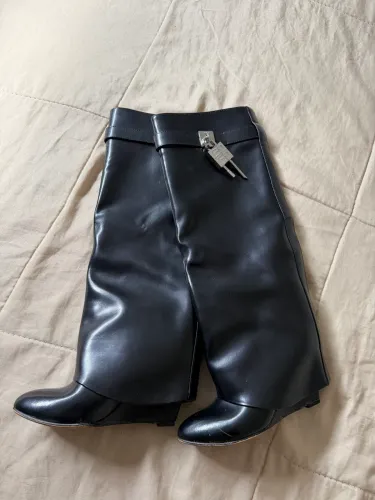 Bota Shark Lock de Couro - Givenchy