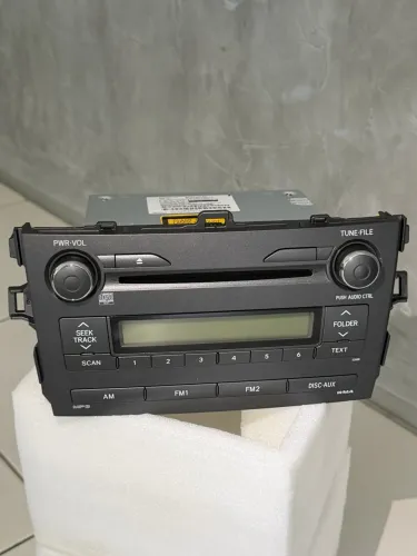 Rádio som Toyota Corolla original