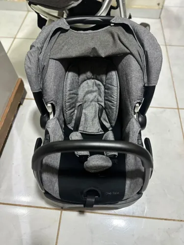 Carrinho de Bebê Safety 1st com Moisés e Bebê-Conforto