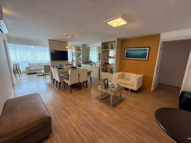 Ed Cap Ferrat - Reformado - com 4 quartos em Areia Preta - Natal - RN