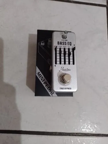 Pedal rowin Bass equalizer
