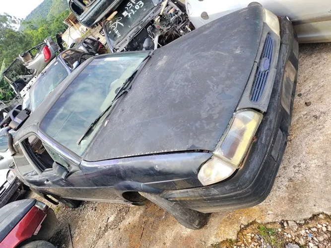 VW Ford Versailles ano 1991 pra retirada motor cambio lataria peças em geral 