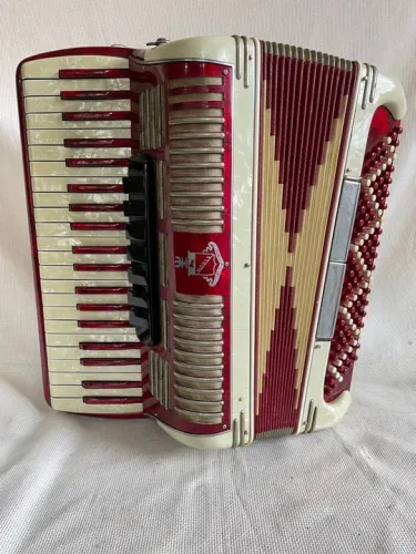 Acordeon/Gaita Noble 120 baixos