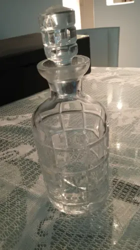 Licoreira redonda rara da cristal da Bohemia