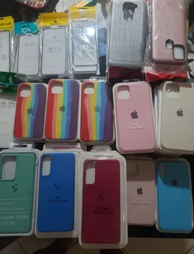Kit de Capas de Celular Aveludadas