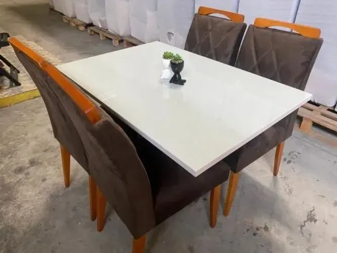 Mesa 1,20 x 80 com 4 cadeiras madeira  maciça Los Angeles  