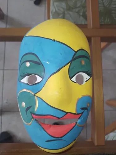 Máscara Decorativa de argila