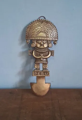 Antiga Placa de Parede Divindade Peruana - Tumi em Bronze