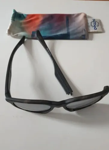 Óculos de sol Oakley ( Leia o anúncio)