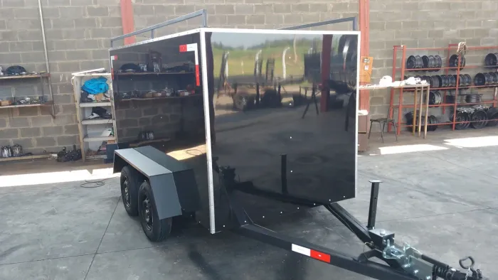 BAÚ FURGÃO TRUCK COM FREIO 