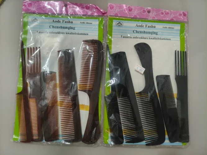 Kit com 5 pentes de cabelo
