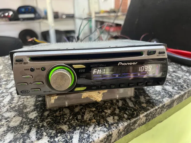 Som Automotivo Pioneer