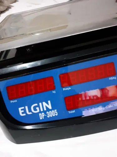 Balança Digital Elgin com impressora de etiquetas 