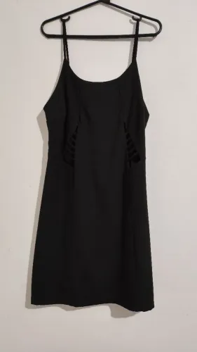 Vestido preto marca Toli