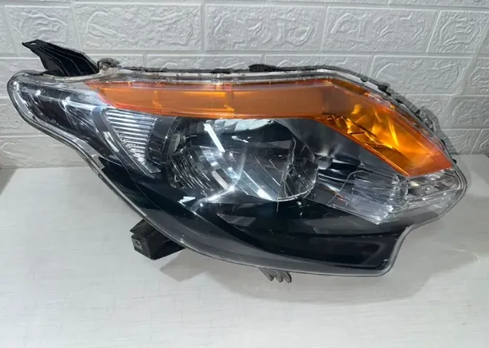 Farol direito L200 triton Sport 2016/2022 original