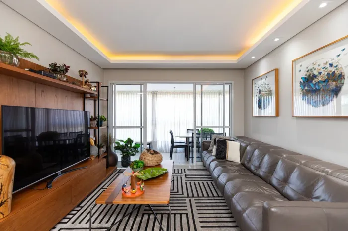 Apartamento semimobiliado com 4 quartos à venda no Água Verde em Curitiba