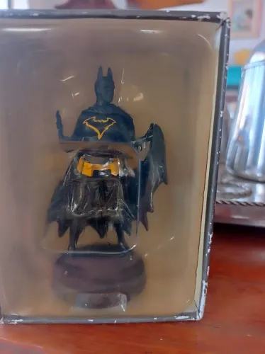 Antigo boneco batgil DC de chumbo colecionavel