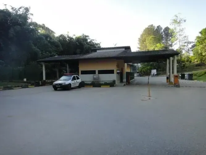https://imoveisgirassol.com.br/produto/lote-condominio-champs-prives-bairro-pau-arcado-cam