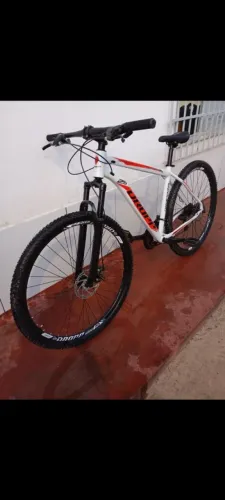 Vendo bike aro 29 toda filé tamanho do quadro 19 quadro de alumínio 