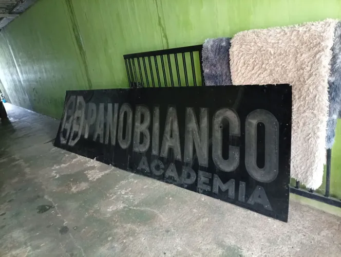Vendo painel para seu comércio.medida .4.m.por 1.altura.