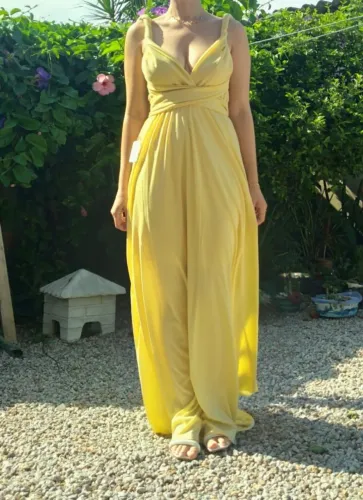 Vestido longo amarelo para madrinhas e eventos