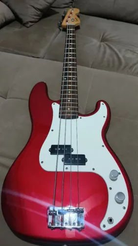 Contrabaixo Fender Squier Precision Bass 4 Cordas - China