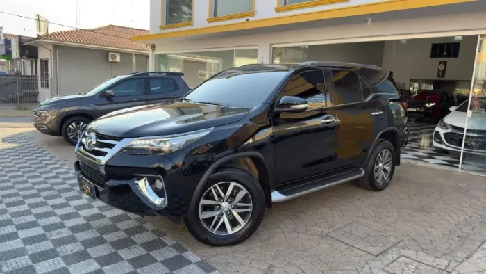 Toyota Hilux SW4 SRX 4X4 2.8 TDI 16V Dies. Aut. 2017