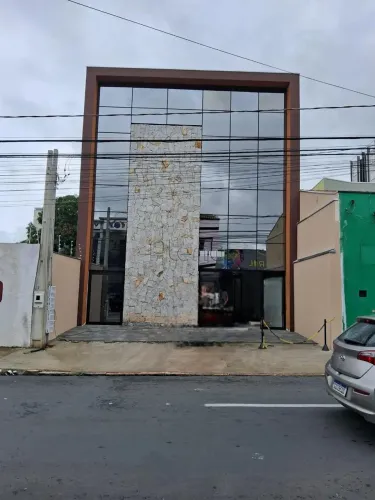 Salão para alugar em Indaiatuba, Centro, com 243.66 m²