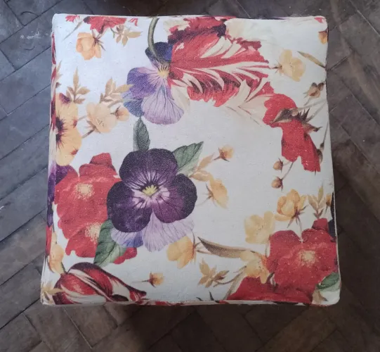 Puff Decorativo Floral