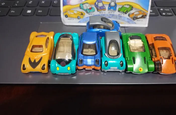 Kinder ovo Carros Futuristas