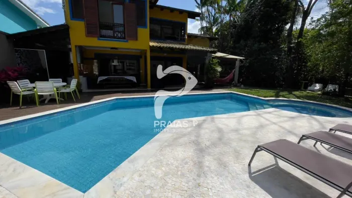 Casa em Condomínio fechado, 3 dormitórios, Jardim Pernambuco II, Guaruja.