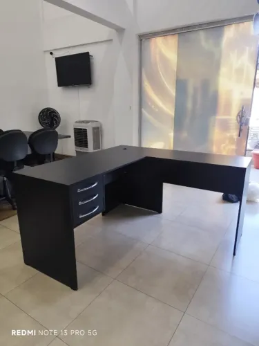 Mesa de escritorio em L Preta 02 Gavetas