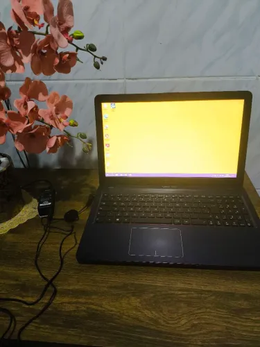 Vendo notebook Asus 