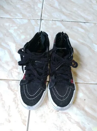 Tênis infantil unissex Vans Sk8-hi stranger things usado